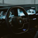 Автомобіль BMW з інтегрованим сервісом попередження Bosch