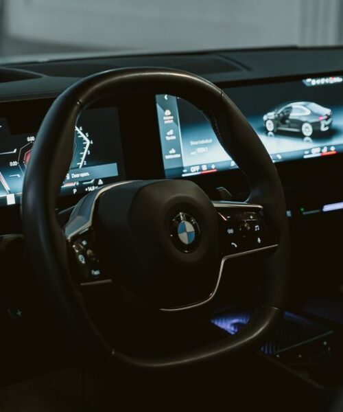 Bosch інтегрує сервіс попередження в автомобілі BMW Group