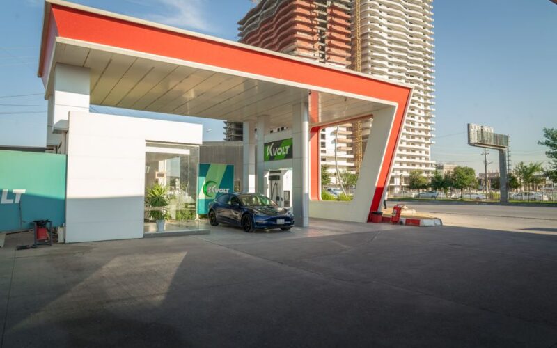 Зарядна станція BYD Flash Charging для електромобілів