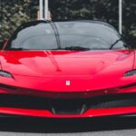 Електричний суперкар Ferrari Luce на дорозі