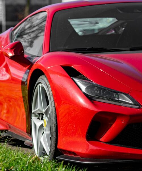 Ferrari змінює керівників після дебюту електромобіля Luce