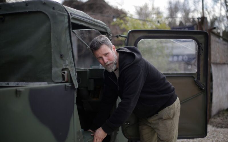 Jeep Wrangler Sarge у військовому стилі з відтінком '41 Green