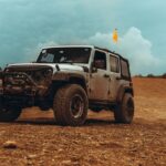Електричний позашляховик Jeep Recon EV на бездоріжжі