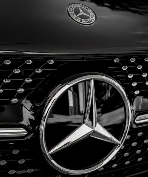 Mercedes-Benz критикують за ініціативу збільшення робочих годин