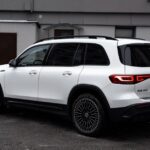 Новий електрокросовер Mercedes-Benz GLC на дорозі