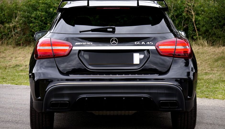 Mercedes-AMG розпочинає випробування електричного GLA у Альпах