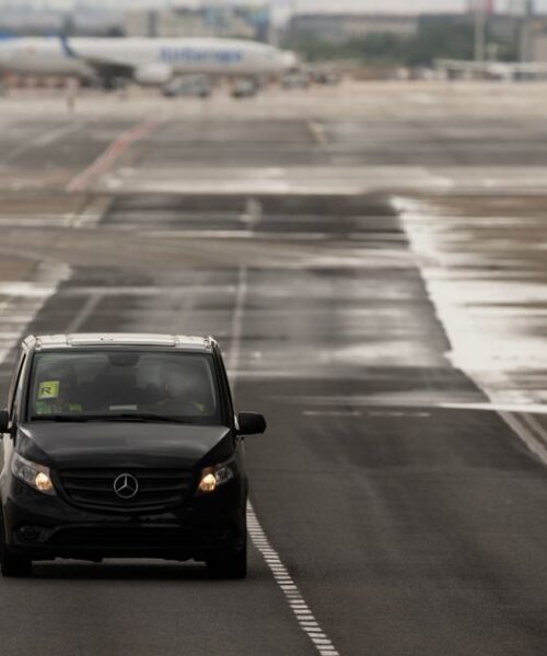 Mercedes-Benz починає виробництво електрокара VLE в Іспанії