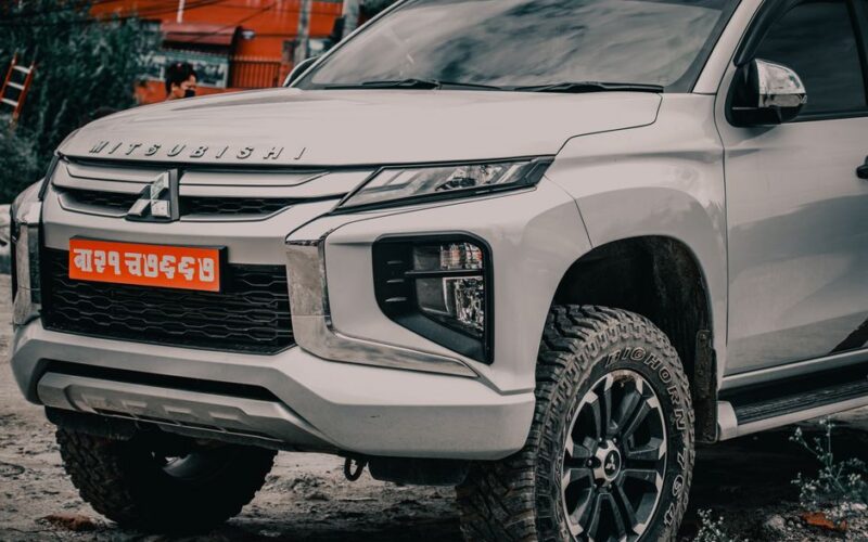 Компактний позашляховик Mitsubishi Pajero iO