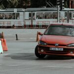 Електричний хот-хетч Peugeot E-208 GTi на дорозі