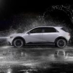 Peugeot E-208 під час тестових заїздів на дорогах