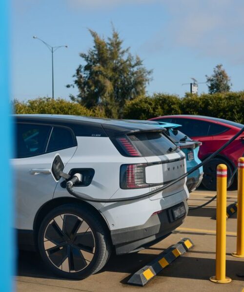 Власники Polestar 4 скаржаться на проблеми з оглядом заднього виду