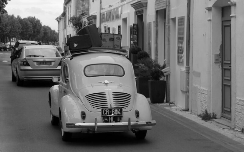 Renault Dauphine 1960 року перетворений на потужний хот-род