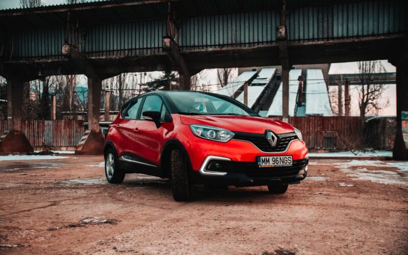 Renault Boreal з новою гібридною системою E-Tech на вулицях Туреччини