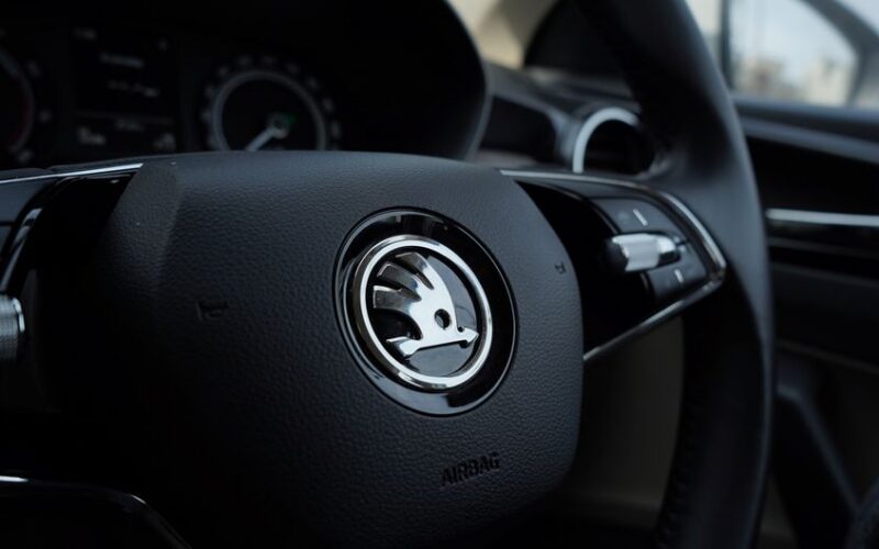 Ескіз інтер'єру нового електричного кросовера Skoda Peaq