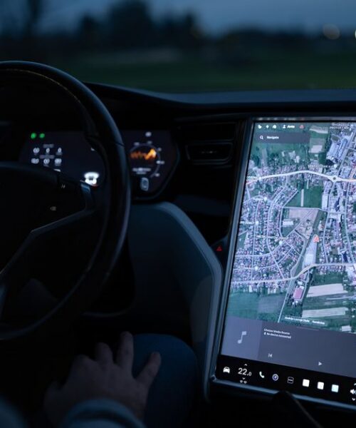 Tesla розширює виробництво електромобілів у Європі