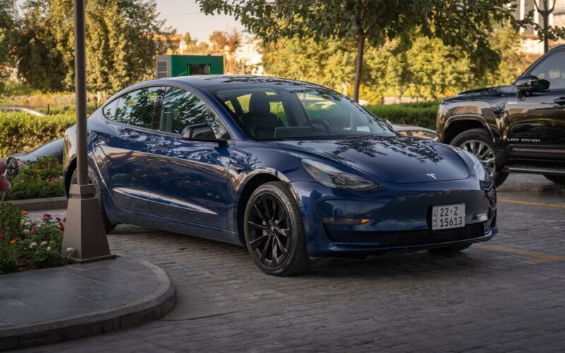 Tesla Model 3 на заводі у США, що очолює American-Made Index