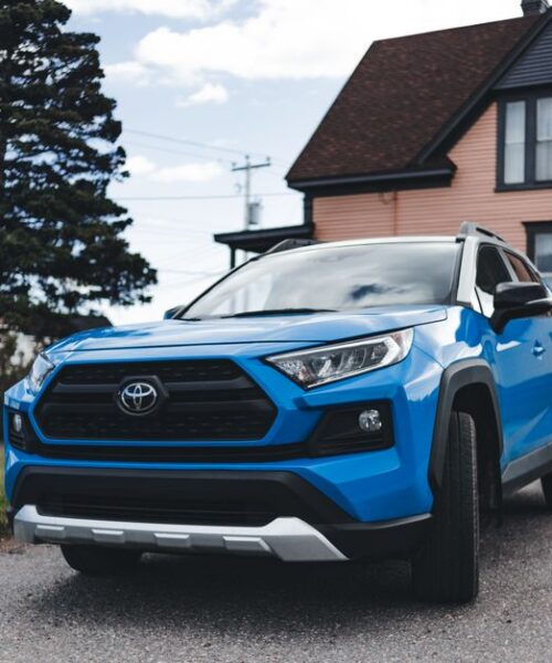 Toyota планує випуск компактного пікапа на базі RAV4