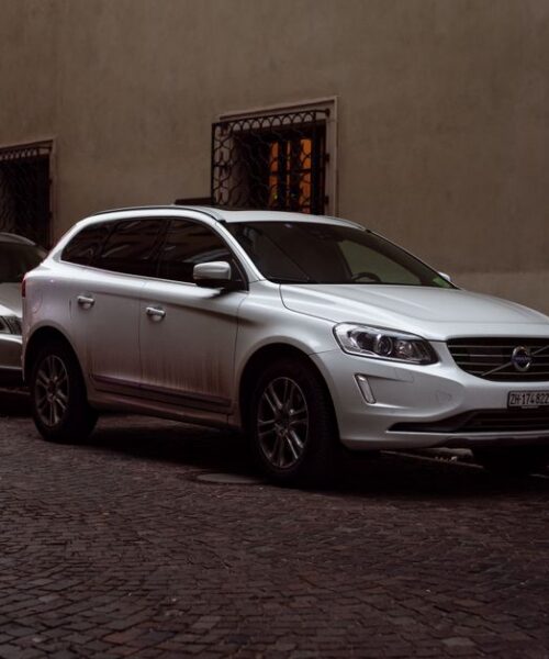 Volvo EX30 Cross Country дебютує: тест-драйв електрокросовера