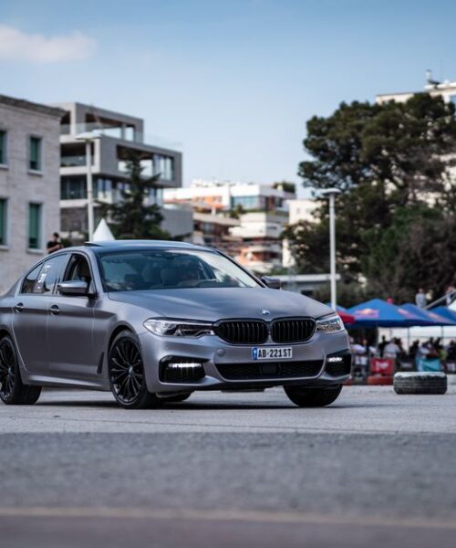 BMW M760 xDrive з’явиться у 2027 році — нова бензинова версія