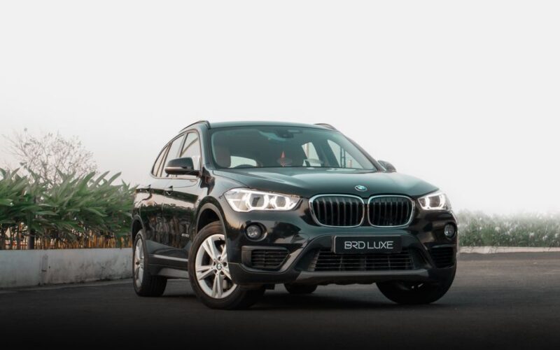 Концепт позашляховика BMW G74 Rugged на бездоріжжі