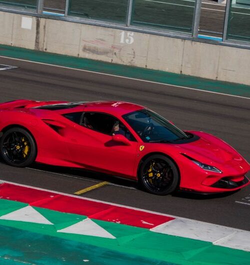 Ferrari F80 Aperta проходить випробування поблизу заводу