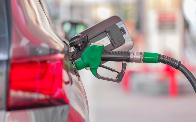 Заправка автомобіля бензином E5 та E10 в Україні