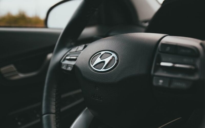 Новий механічний стабілізатор Hyundai без електроніки