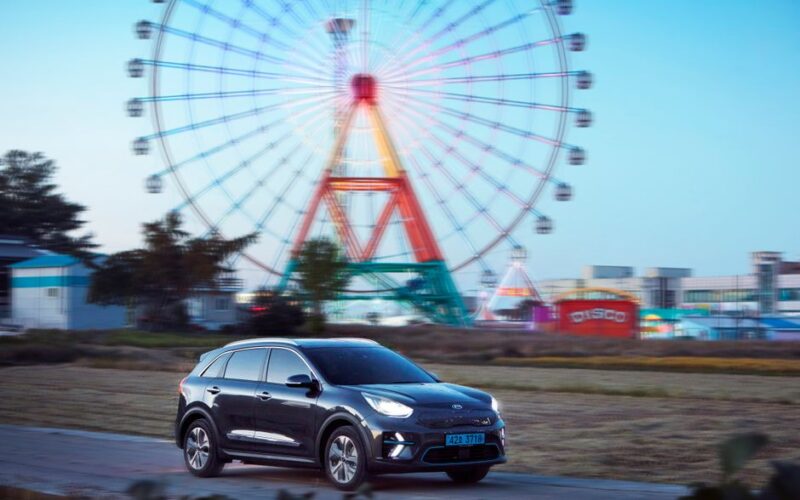 Kia Syros EV електрокросовер з запасом ходу 526 км