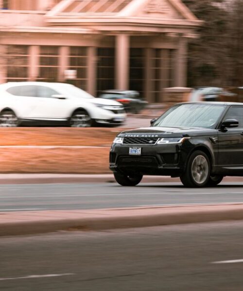 Land Rover Defender 2027 оновлено: нові двигуни та спецсерія