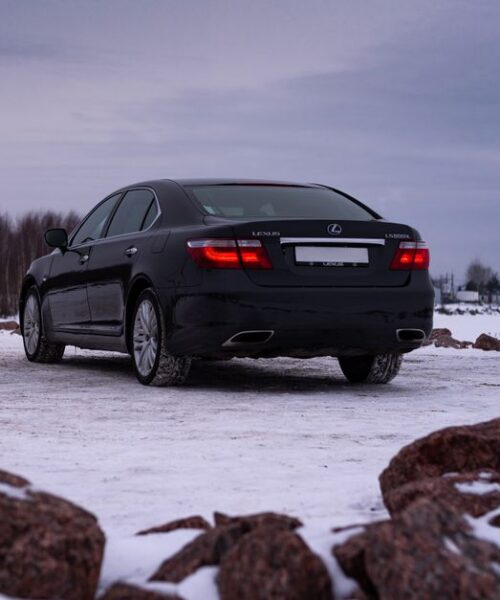 Lexus оновлює седан LS: гібридний привід та нові комплектації