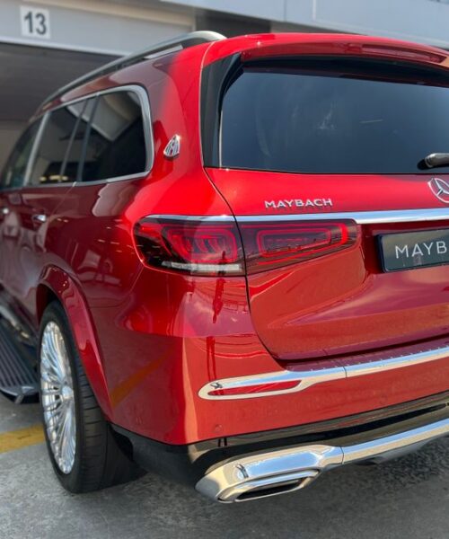 Mercedes-Maybach GLS 680 дебютує з потужним V8 і LED-емблемою