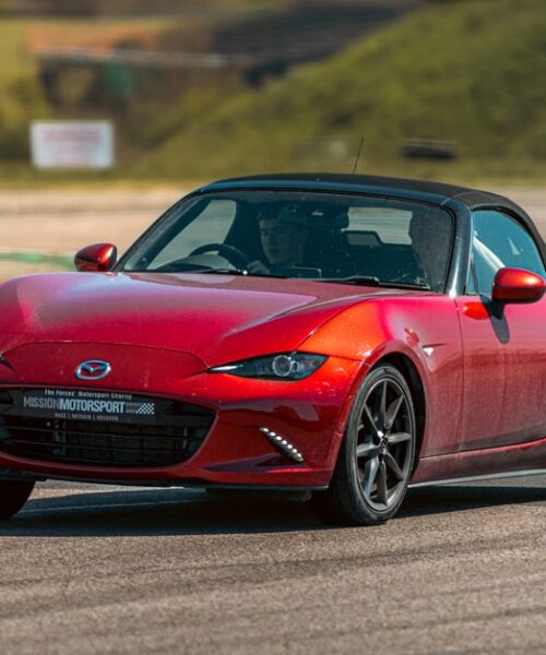 Mazda готує електричну версію родстера MX-5 до 2028 року
