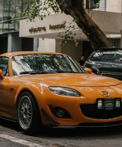 Mazda розробляє новий спорткар з унікальними дверима