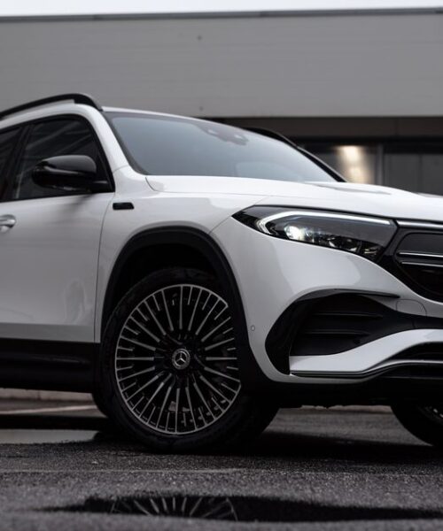 Mercedes-Benz представляє новий електрокросовер GLA