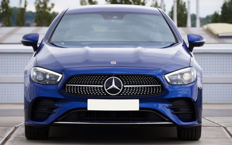 Електромобіль Mercedes CLA L на виробничій лінії