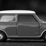 MINI Cooper Oxford Edition з британським прапором на даху