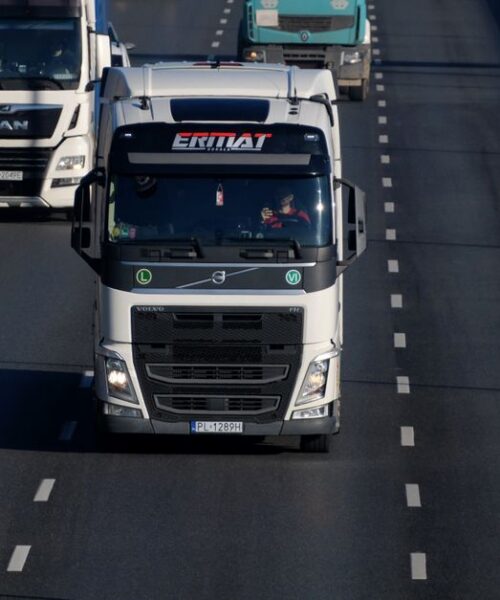 Tesla Semi: старт продажів в Європі вже цього року