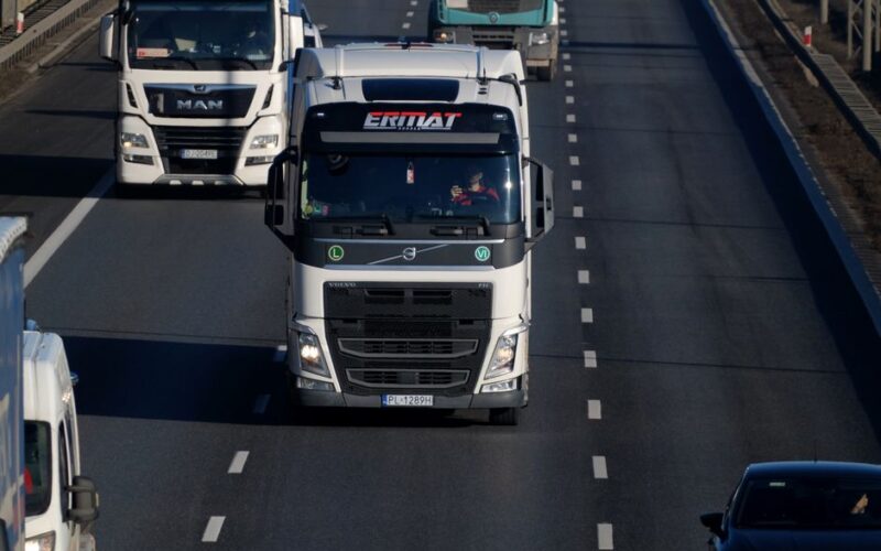 Tesla Semi на європейській автомагістралі