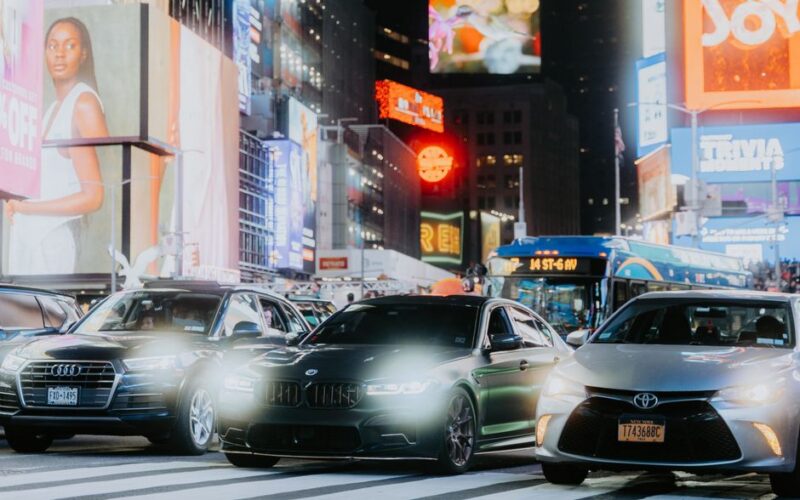 Toyota та BMW тестують відновлюваний бензин у реальних умовах