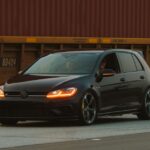 Toyota Corolla Sport у двоколірному виконанні з гірчичним кузовом