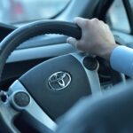 Оновлений інтер'єр Toyota Prius з електронними асистентами