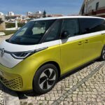 Електрокар Volkswagen ID.Polo на міській вулиці