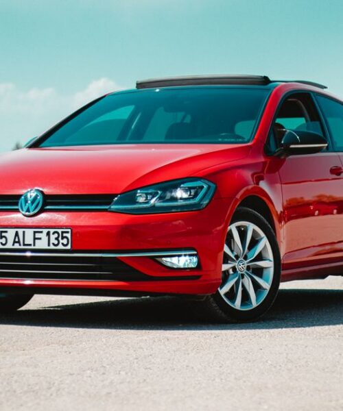 Volkswagen починає продажі Golf і T-Roc з гібридною системою