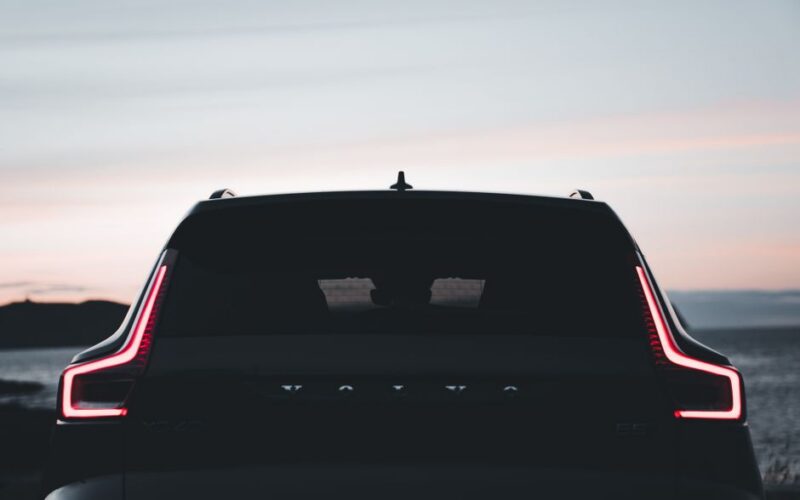 Новий електричний кросовер Volvo EX50