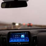 Екран автомобіля з додатком WhatsApp для Android Auto