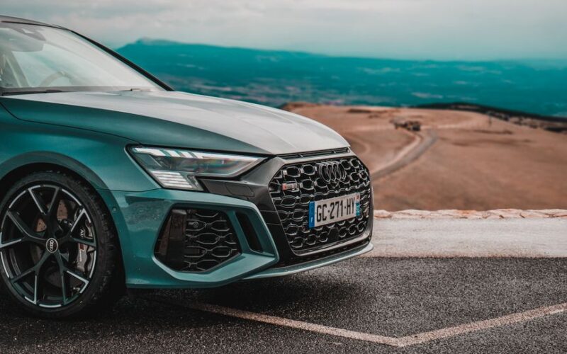Audi RS3 з 2,5-літровим п'ятициліндровим двигуном