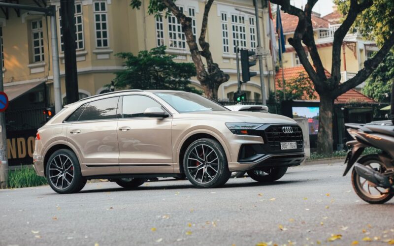 Новий флагманський кросовер Audi Q9 з потужним дизайном і двигуном