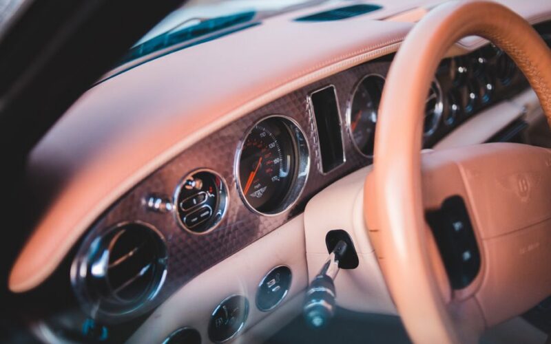 Bentley Torcal електричний кросовер з Curation Engine