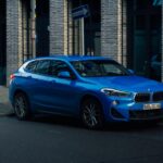 Електрокросовер BMW iX3 на дорозі