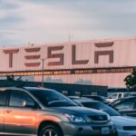 Автомобілі Tesla Semi серед відкликаних у Китаї через безпеку дверних ручок
